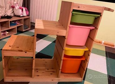 scaletta rinforzata Trofast Ikea, con contenitori