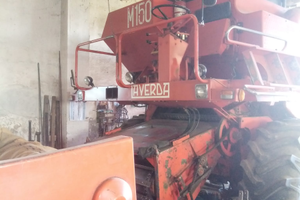 Mietitrebbia m150 laverda