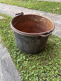 Antico paiolo in rame