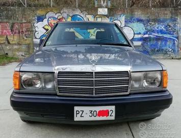 MERCEDES 190 2.0E, anno 1991, targa oro ASI