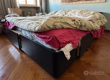 Letto contenitore matrimoniale design laccata blu