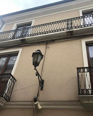 Palazzo su tre piani