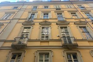 MONOLOCALE A TORINO