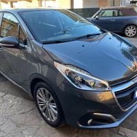 Peugeot 208 versione Allure 1.2 benzina UNICOP
