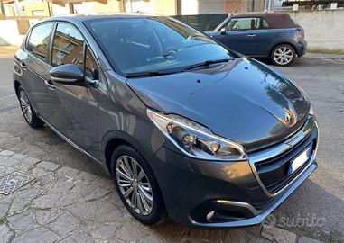 Peugeot 208 versione Allure 1.2 benzina UNICOP