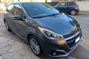 Peugeot 208 versione Allure 1.2 benzina UNICOP