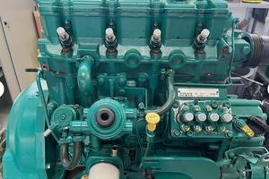 Volvo Penta D2-75F completo di piede saildrive 150