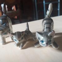 Gatti in ceramica