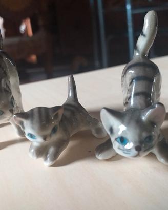 Gatti in ceramica