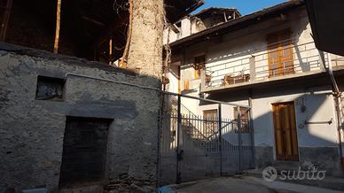 Casa semindipendente centro paese