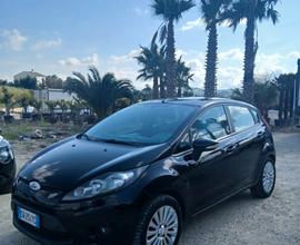 Ford Fiesta 1.4 TDCi 68CV 5 porte Titanium
