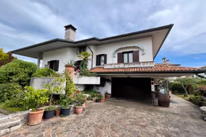 VILLA CON GIARDINO IN ZONA RESIDENZ...