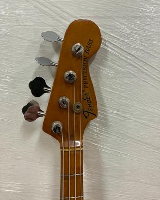 Fender Precision  vintage.   LEGGI