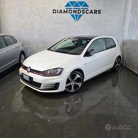 Volkswagen Golf GTI 2.0 TFSI