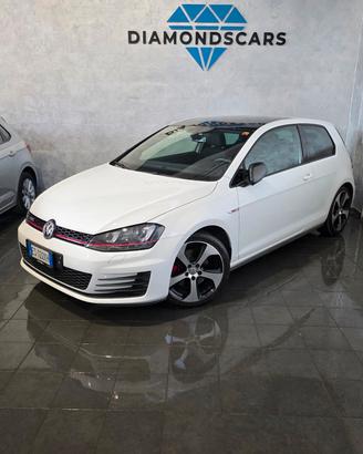 Volkswagen Golf GTI 2.0 TFSI
