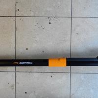 Fiskars Xact estirpatore piante infestanti