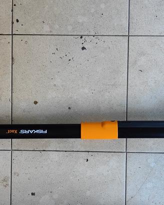 Fiskars Xact estirpatore piante infestanti