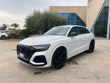 Audi RSQ8 4.0 600CV TFSI V8 quattro tiptronic - SU