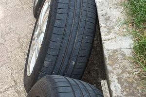 Cerchi in lega 8j x 17 H2 con pneumatici
