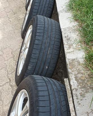 Cerchi in lega 8j x 17 H2 con pneumatici