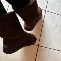 Ugg marrone