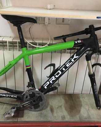 telaio rotto full fibra di carbonio