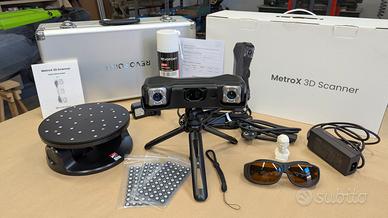 Scanner 3D Revopoint MetroX pari al nuovo