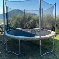 Trampolino elastico salta salta