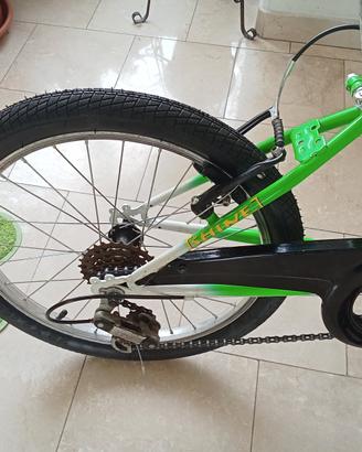 bicicletta da bambino con ruote del 20 usata