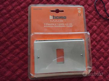 placche a un posto con viti