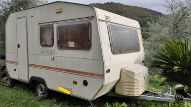 Caravan da ristrutturare
