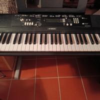 pianola Yamaha ez 220
