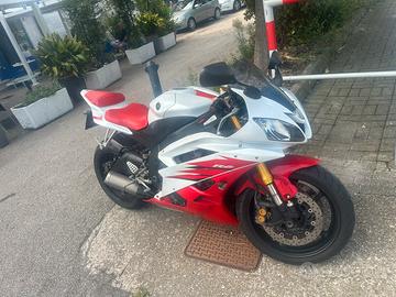 Yamaha R6