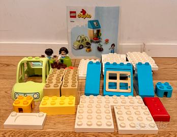 LEGO DUPLO – Set 10986 “Camper delle Vacanze”