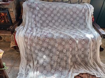 copriletto 2,70x2,25, in filo a uncinetto a mano