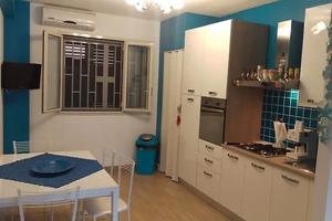 Bilocale ristrutturato sul mare Acicastello