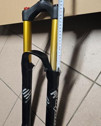 Forcella  29" 180mm steli 36mm Tapered 