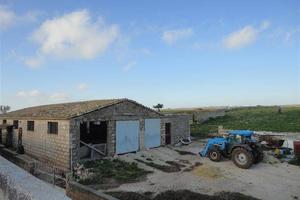 Immobile di 725 m² con 1 locale a Santa Croce Came
