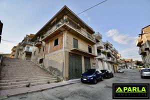 Appartamento di 170 m² con 5 locali e box auto dop