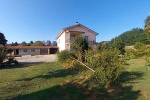 Villa di 373 m² con più di 5 locali a Oleggio