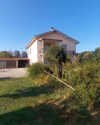 Villa di 373 m² con più di 5 locali a Oleggio