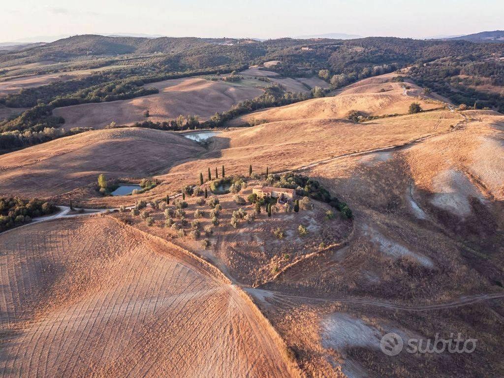 Rustico / Casale di 300 m² con box auto a Asciano - Vista 3