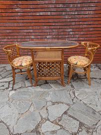 Tavolo con 2 sedie