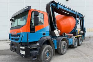 IVECO TRAKKER AD340T45 con nastro e betoniera Imer