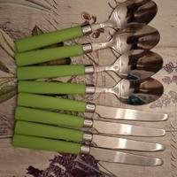 4 coltelli e 4 cucchiai
