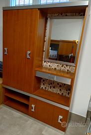 Mobile appendiabiti con specchio e ripiani