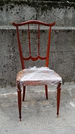 Antica sedia in legno