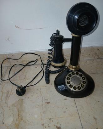 Telefono fisso con cornetta stile retro'