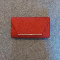Pochette elegante, colore rosso