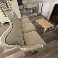 Salotto divano sedie poltrone e tavolino